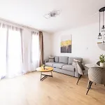 Deluxe K9 Central Suite With Balcony \